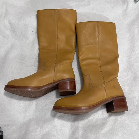 NWOT Frye Camryn Tan Leather Boots in Size 8 - Picture 6 of 13